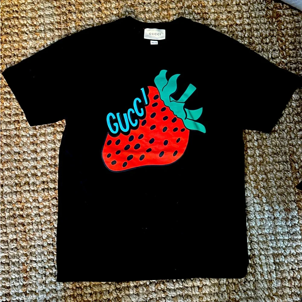 GUCCI Strawberry T-Shirt